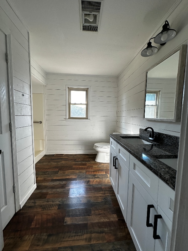 Building Photo - 467 Russell Ridge Rd