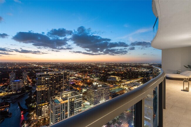 Building Photo - 100 E Las Olas Blvd