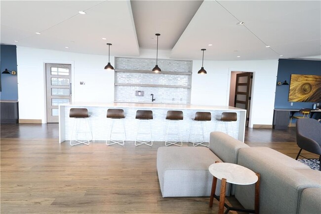 Building Photo - 923 Peachtree St NE