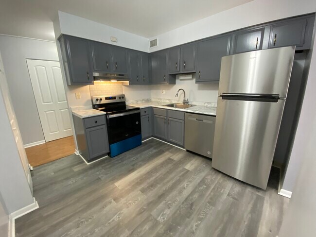 Building Photo - 4500 Beau Monde Dr