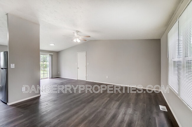 Building Photo - 3539 Turret Green Dr