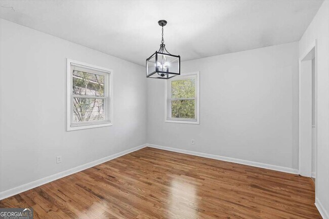 Building Photo - 2815 Carolyn Dr