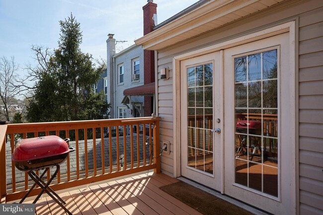 Building Photo - 421 Longfellow St NW