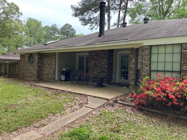 Building Photo - Beautiful 3 Bedroom Shreveport Home