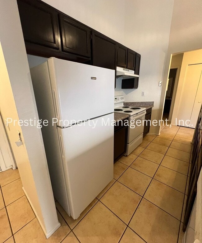 Building Photo - Wonderful Townhouse Located in the Northwest!!!