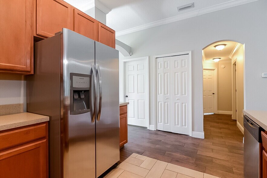 Building Photo - 35107 Meadow Reach Dr