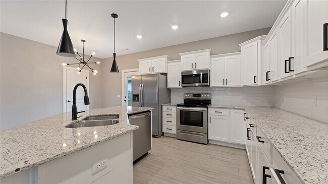 Building Photo - 334 W Kinniburgh Dr