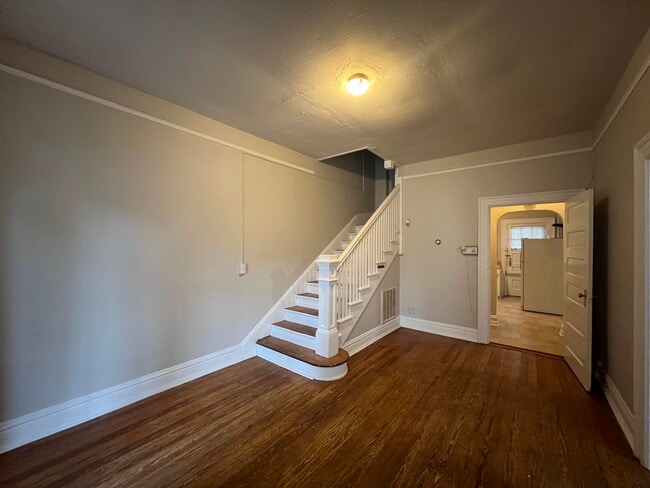 Building Photo - 316 3rd St