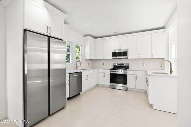 Building Photo - 448 Monmouth Rd