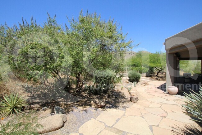 Building Photo - 5844 E Carefree Mountain Dr