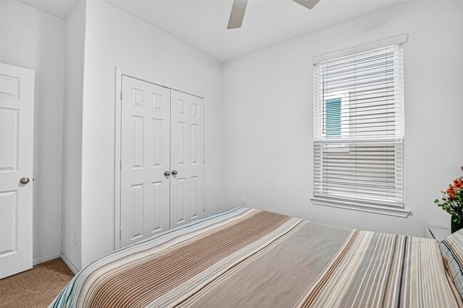 Building Photo - 10626 Cashew Run Ln