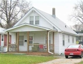 Building Photo - 3 bed, 1 bath, Off Street Parking & huge yard $1,295!
