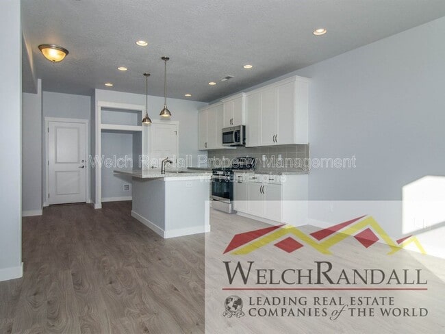 Building Photo - 1177 W Jackson Ave