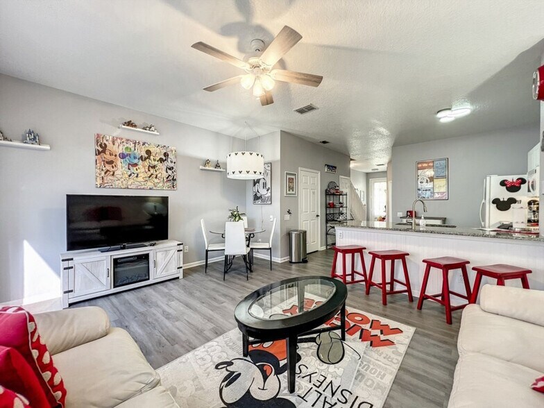 Building Photo - 2314 Silver Palm Dr