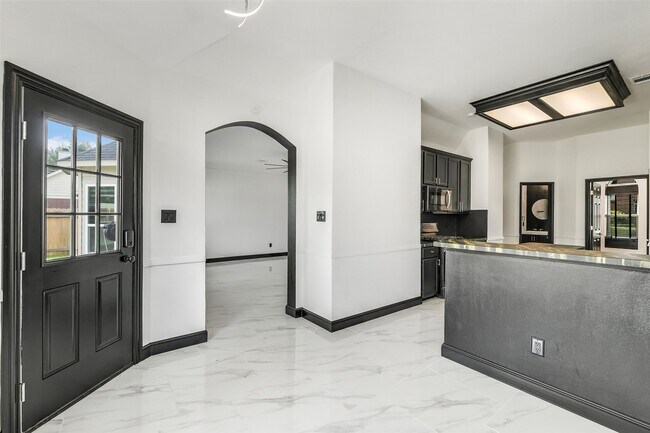 Building Photo - 11915 Helene Ct