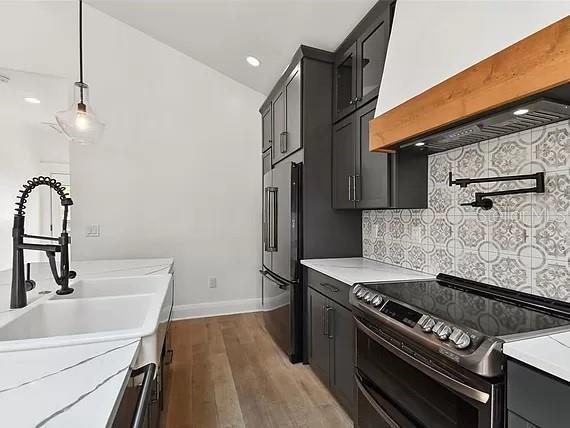 Building Photo - 2508 N Ola Ave