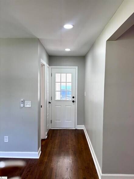 Building Photo - 30 Fleetwood Dr