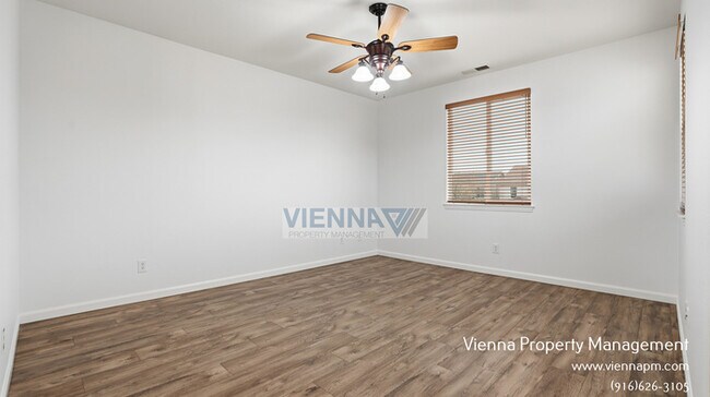 Building Photo - 3033 Ardley Dr