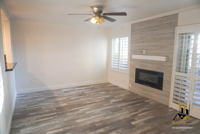 Building Photo - 3605 Larchmont Square Ln