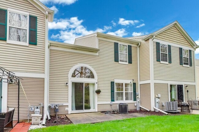 Building Photo - 2531 Oak Tree Ln