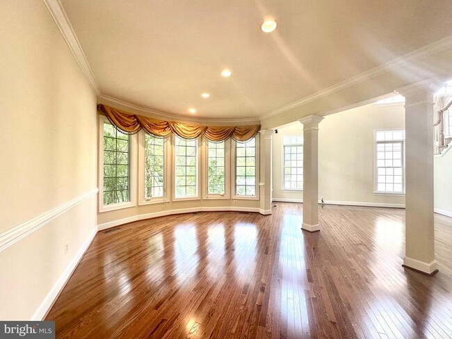 Building Photo - 1460 Carrington Ridge Ln