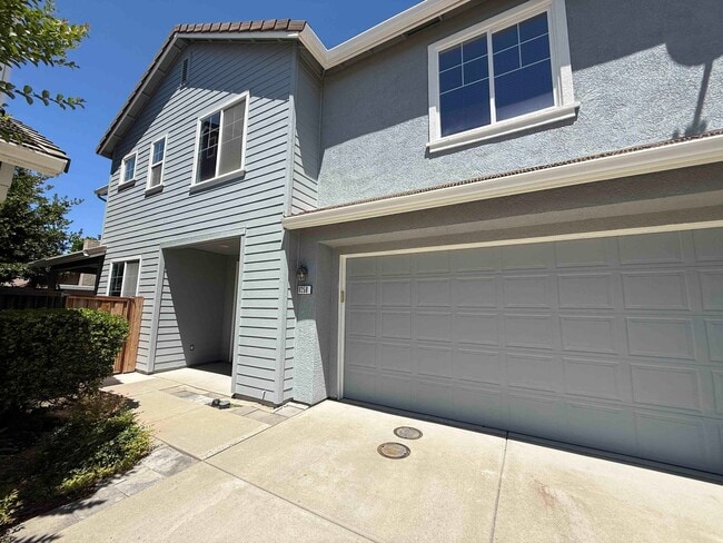 Building Photo - Great 3 Bedroom In Elk Grove
