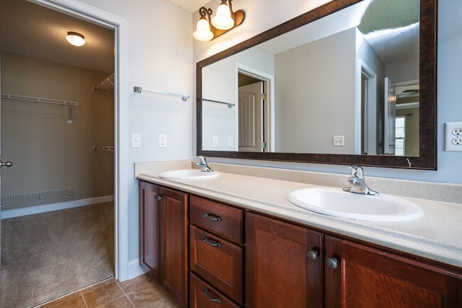 Building Photo - 157 Outpost Trl