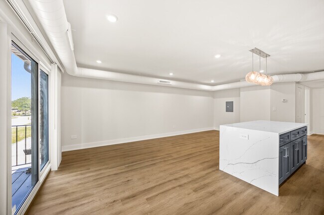 Building Photo - 10205 Dearlove Rd