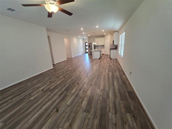 Building Photo - 2011 Cherryvale Dr