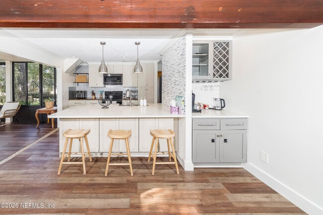 Building Photo - 506 Cali Dr