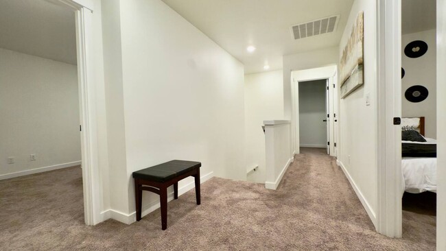 Building Photo - 5 Bedroom / 3 Bath Home with Fully Fenced ...
