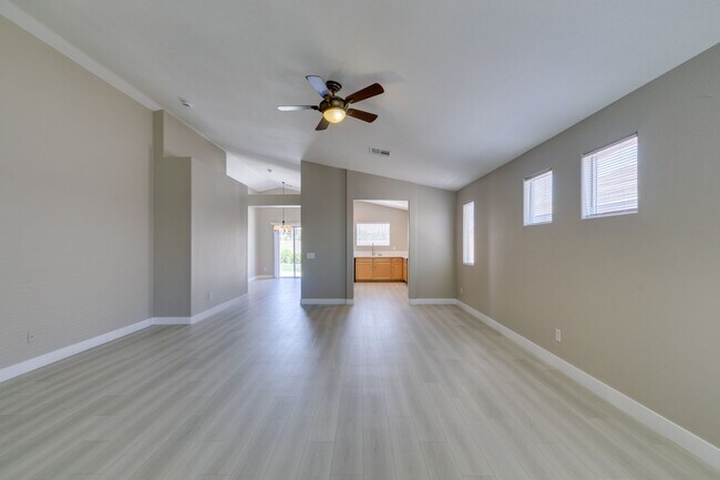 Building Photo - This  one-story home is located in the hea...