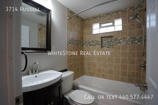 Building Photo - 3714 Russell-