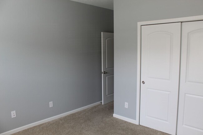 Building Photo - Beautiful Ranch in a popular Avon Community!