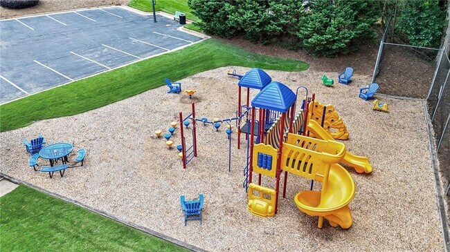 Building Photo - 11355 Vedrines Dr