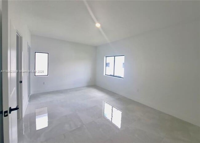 Building Photo - 1373 NW 1st St