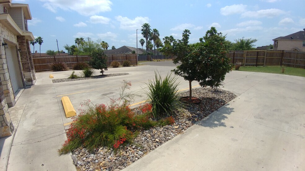 Building Photo - 422 Stone Drive