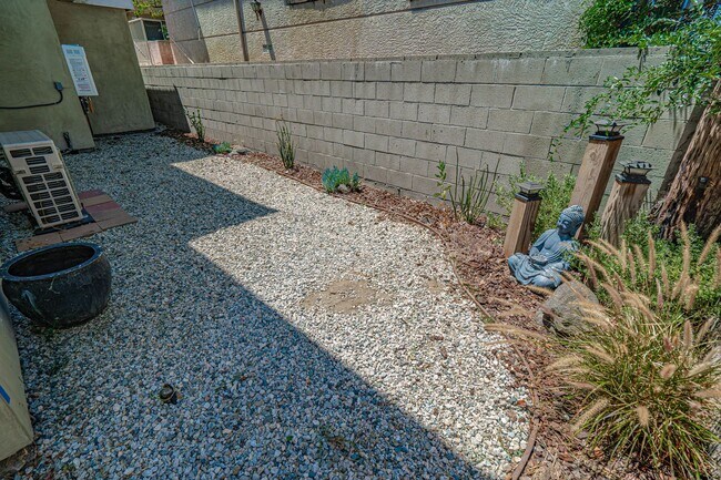 Building Photo - Accessory Dwelling Unit -  2 Bedroom Unit ...