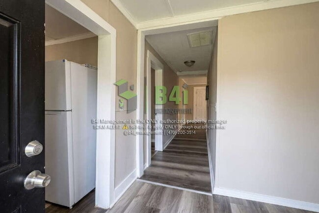 Building Photo - 907 L S Glencamp Way
