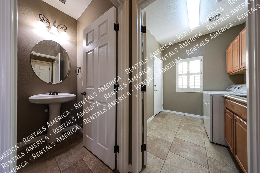 Building Photo - 26462 N 165th Dr