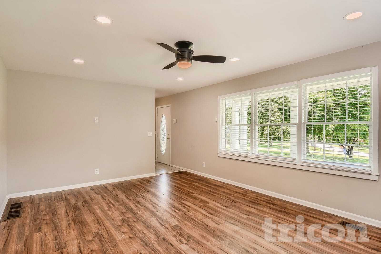 Building Photo - 535 Circle Dr