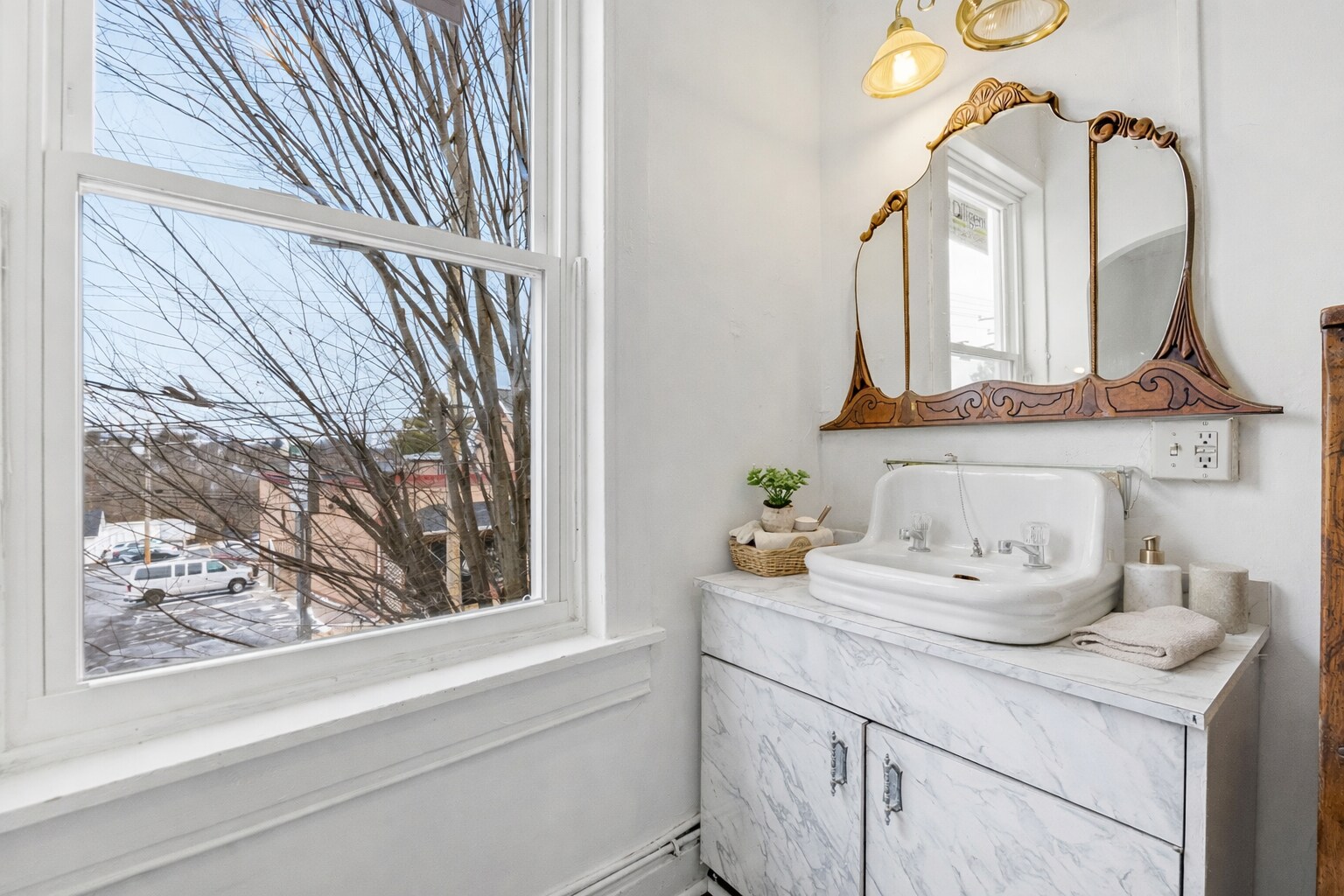 Building Photo - 3110 Main St