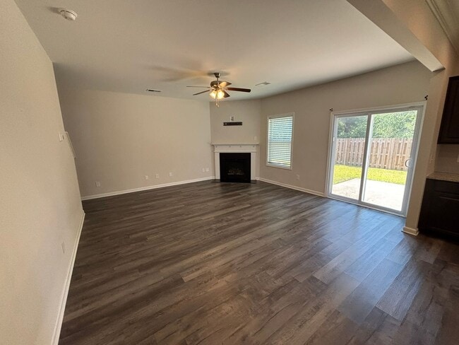 Building Photo - 377 Baymont Dr