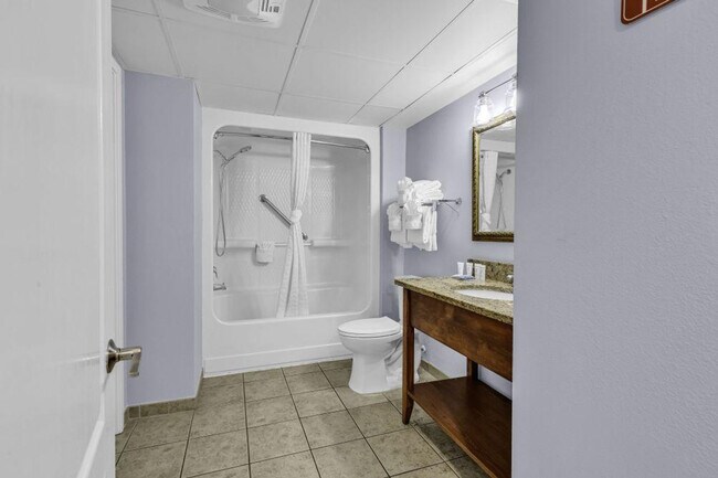 Building Photo - 2506 N Ocean Blvd