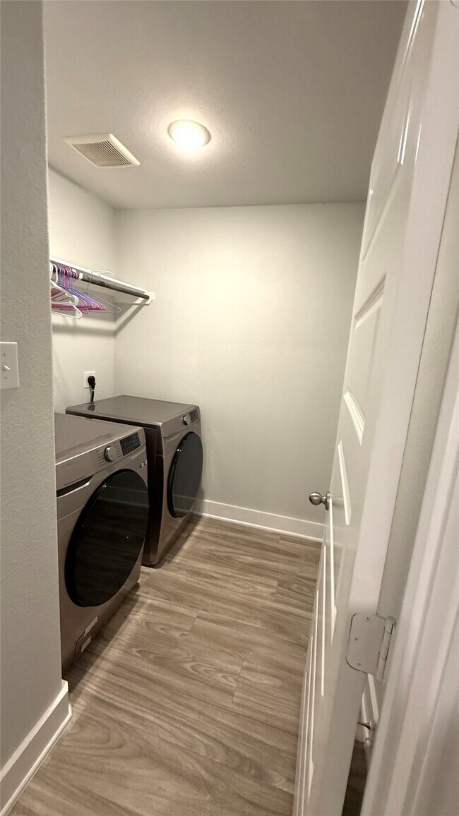 Building Photo - 4001 Cusco Ln