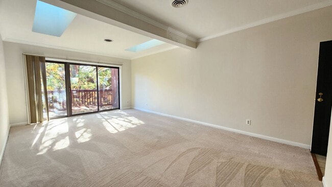 Building Photo - Affordable 2BR close to King St Metro