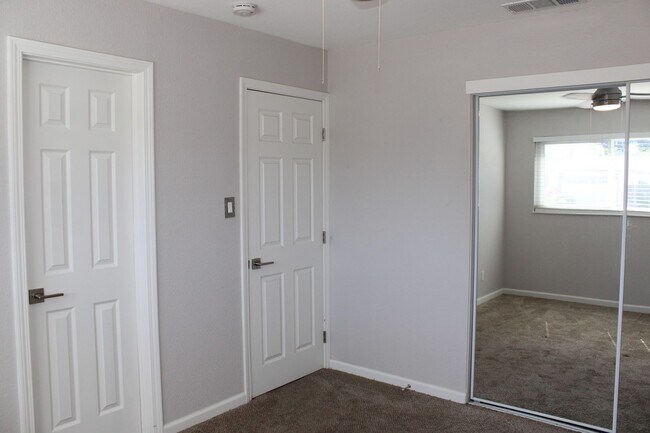 Building Photo - 10404 Abbottford Way