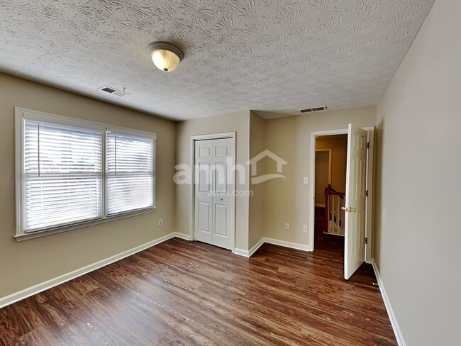 Building Photo - 175 Garrison Crossing