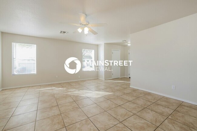 Building Photo - 4 Bedroom Pet-Friendly Home in TUCSON, AZ with Main Street Renewal