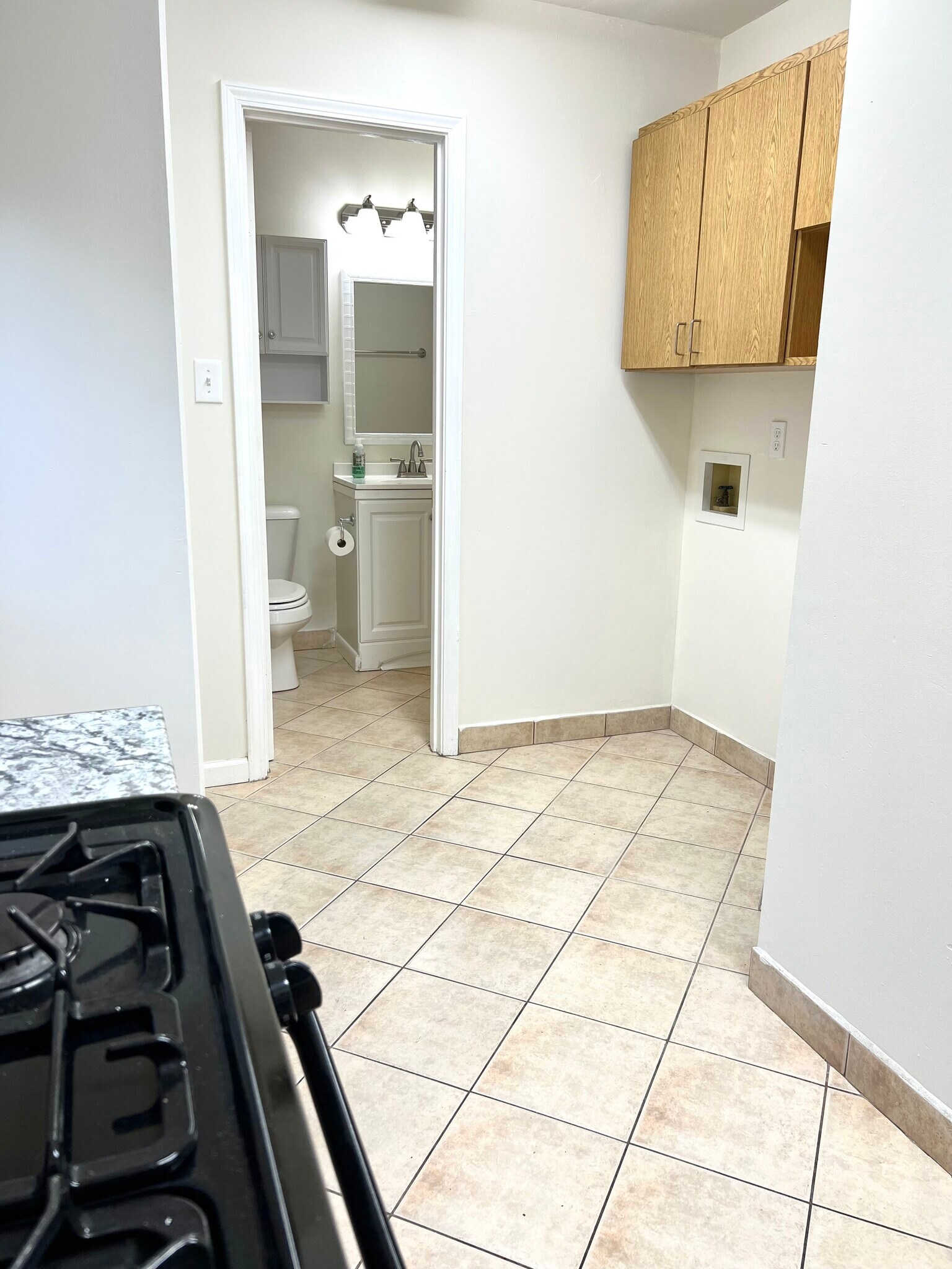 Building Photo - 123 Hunt Club Ct